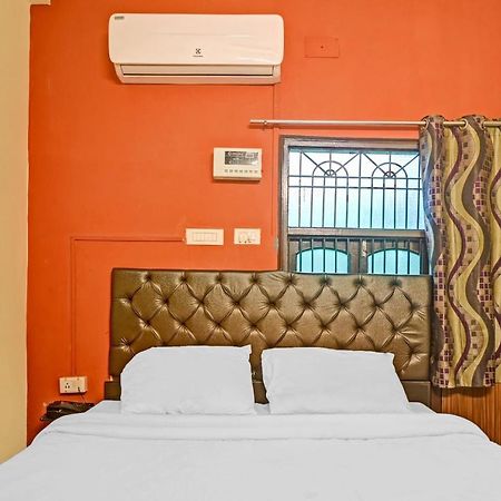 Oyo 7498 Hotel Aparajita Varanasi Eksteriør billede