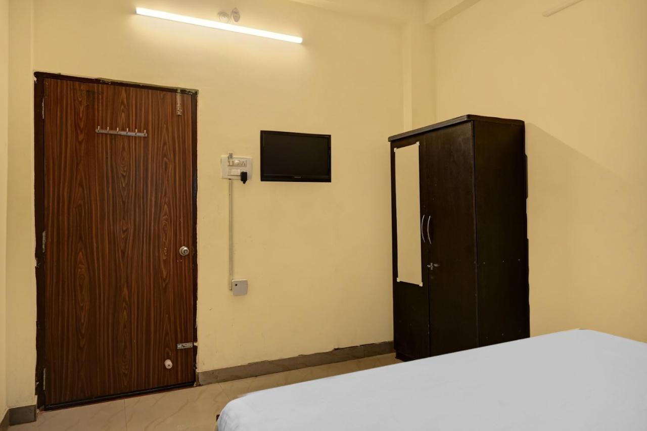 Oyo 7498 Hotel Aparajita Varanasi Eksteriør billede