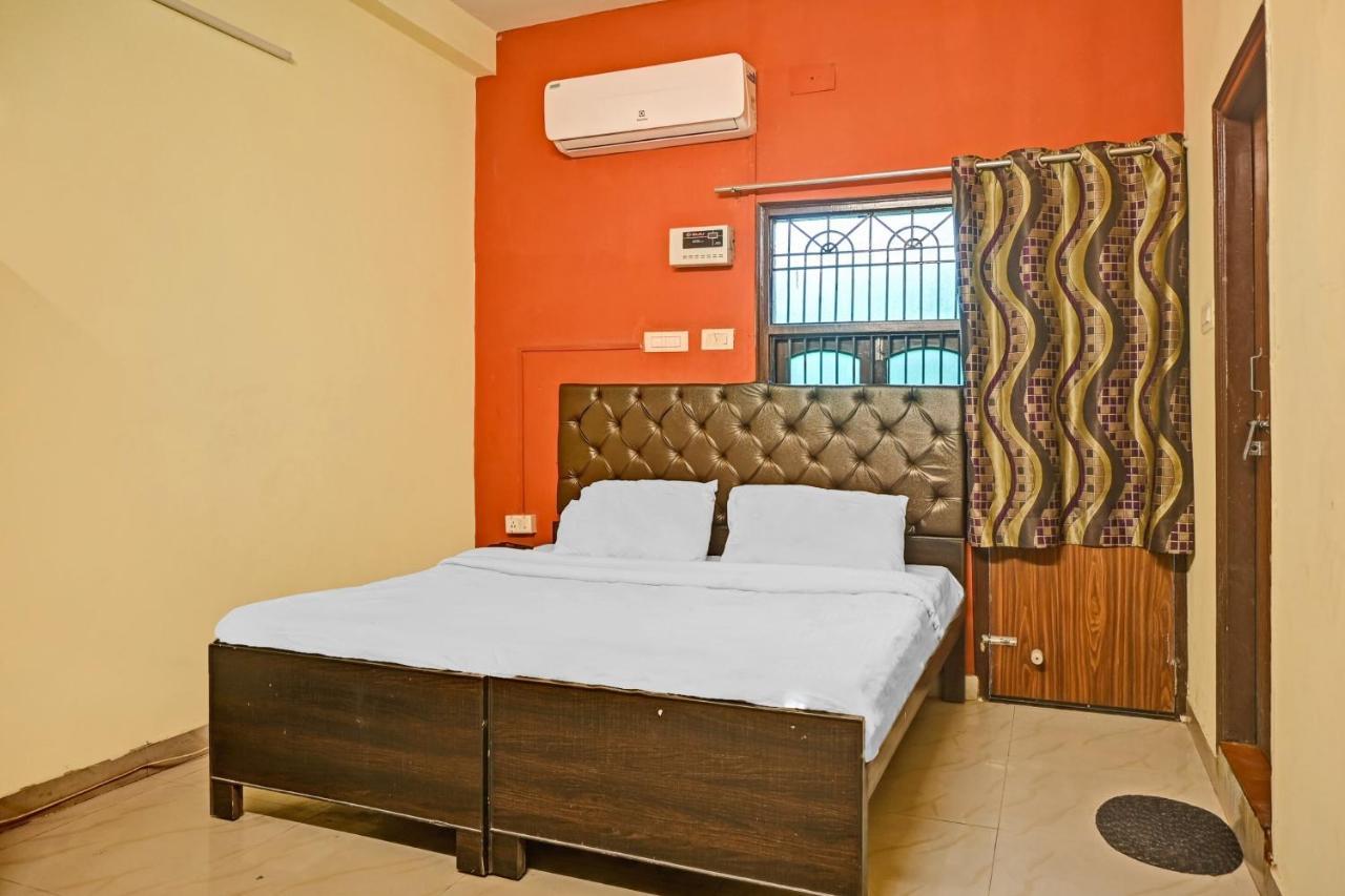Oyo 7498 Hotel Aparajita Varanasi Eksteriør billede