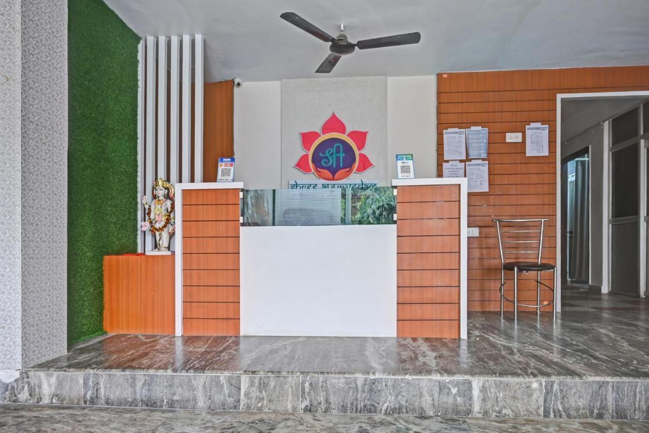 Oyo 7498 Hotel Aparajita Varanasi Eksteriør billede