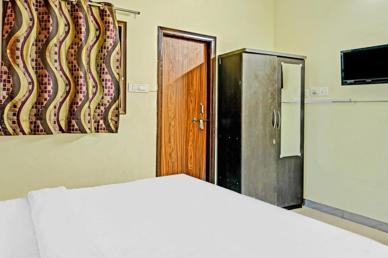 Oyo 7498 Hotel Aparajita Varanasi Eksteriør billede