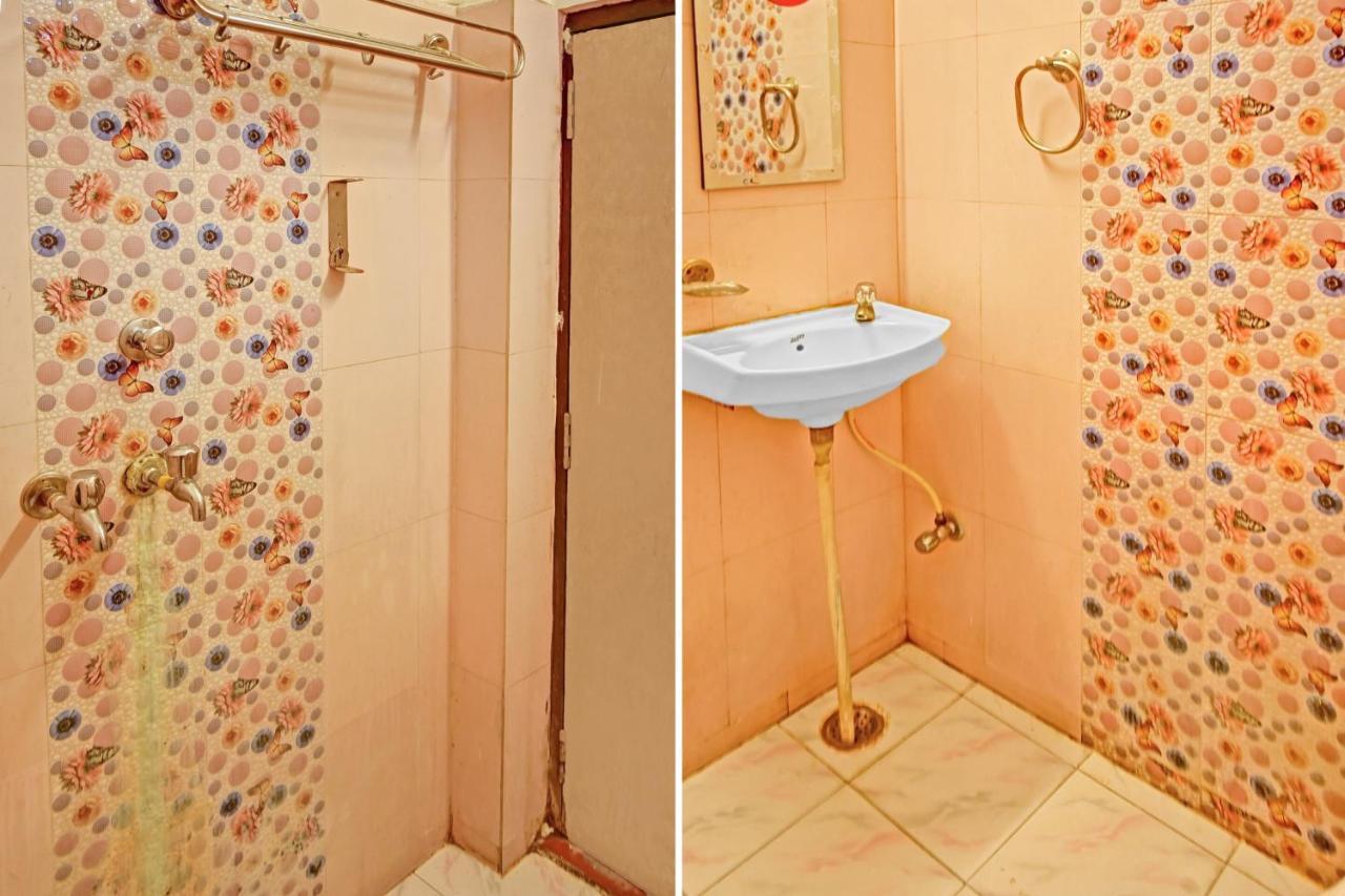 Oyo 7498 Hotel Aparajita Varanasi Eksteriør billede